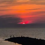 Ny Laekker Pa Havnen Appartement